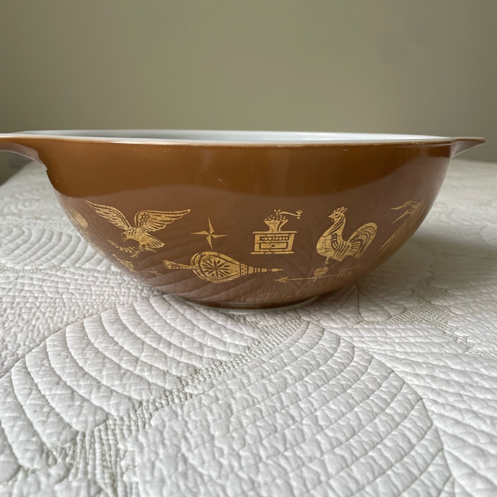 Pyrex 444 4 Qt  Cinderella Bowl - Picture 3 of 10